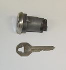 8946 Gm Vintage Chevy Glove