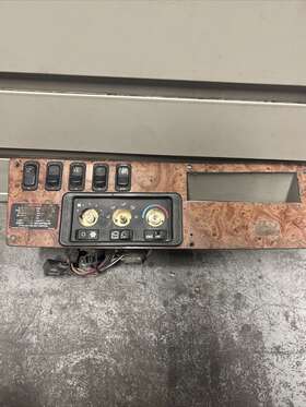 Contro.18-05002-001 Bergstrom 18-05002-001 Peterbilt 387 2007 Temperature Control-panel
