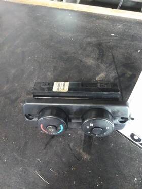 3458664 Freightliner 2225767 Cascadia 125 Temperature Control
