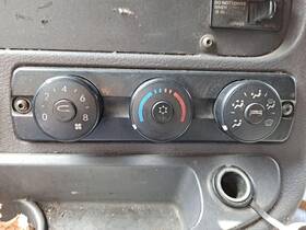 3555276 Freightliner 2311208 Cascadia 125 Temperature Control