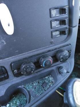 3584800 Freightliner 2337938 Cascadia 113 Temperature Control