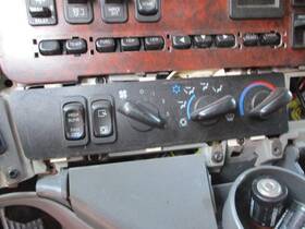 3655101 Freightliner 2401207 Century 120 1998 Temperature Control