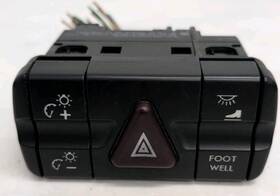 A06-60972-006 Freightliner 2010 Cascadia Hazard Foot Well Footwell Switch
