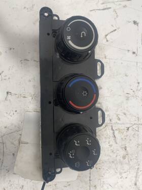 A22737670002 Freightliner 2022 Cascadia Climate Control 718-11048