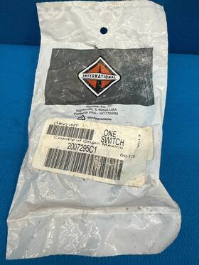 2007295c1 International Genuine Oem Navistar Trailer Light Rocker Switch