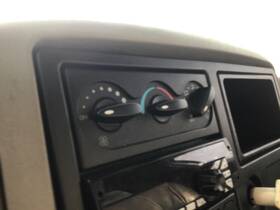 3295597 International 2077283 4300 Temperature Control