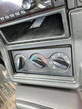 3504139 International 2266131 Prostar 122 Temperature Control