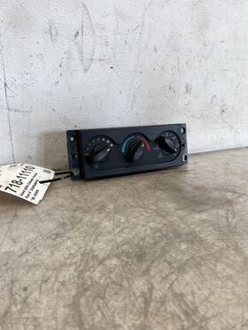 3545546f93 International 2004 4300 Climate Control 718-11110