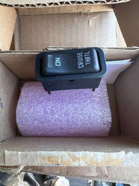 3581605c2 International Genuine New Oem Cruise Throttle On/off Switch