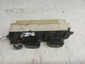 641.ishc05 Isuzu 2005 Npr Left Driver Front Door Window Switches 11567904