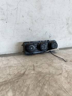 F2110281341 Kenworth 2015 T880 Climate Control 718-11165