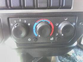 3865389 Mack 2576304 Anthem Temperature Control