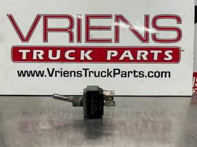 16-05751 Peterbilt Switch-toggle