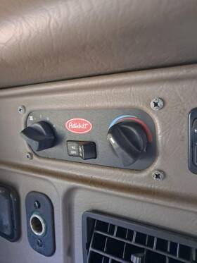 Peterbilt 2294028 386 Temperature Control 3535223