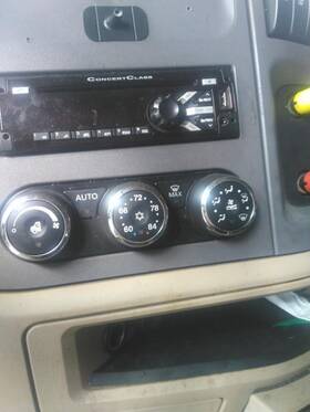 3615069 Peterbilt 2365229 579 2015 Temperature Control