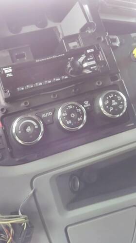 3749791 Peterbilt 2484640 579 Temperature Control