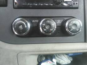 Peterbilt 2653817 Replaces 2018 579 Temperature Control Ga