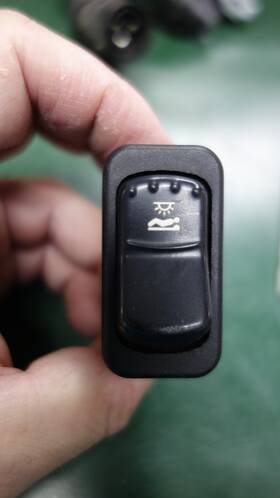 P27-1157-101 Peterbilt Dome Light Switch