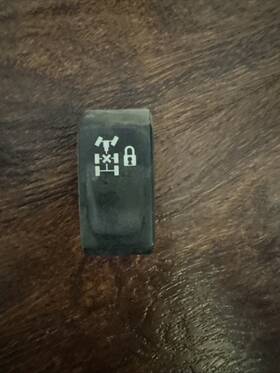 P27-6253-070-01 Peterbilt Front Differential Lock Switch