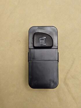 Q27-6016-004 Peterbilt Genuine Mirror Control Switch Heat Only
