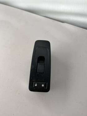 Q2760022101 Peterbilt 2021 579 Power Window Switch 745-10213