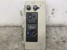 20484504 Volvo Vnl Sleeper Control - Used P/n