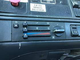 3353467 Volvo 2131804 Replaces Vnm 2001 Temperature Control