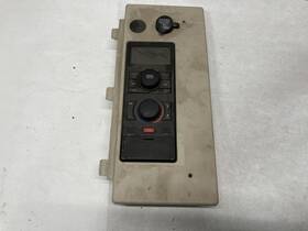 22382004 Volvo Vnl Sleeper Control - Used P/n