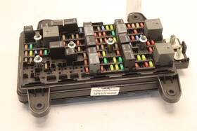 23405957 Volvo 2021-2023 Vnl Vnr 760 Dash Fuse Box Junction Block Oem