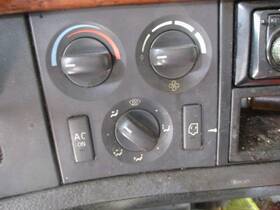 3609371 Volvo 2359986 Replaces Vnl 2005 Temperature Control