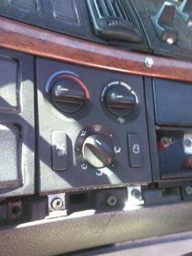 3635558 Volvo 2383571 Replaces Vnm 2007 Temperature Control