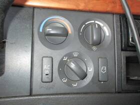 3644947 Volvo 2392313 Replaces Vnl 2012 Temperature Control Used