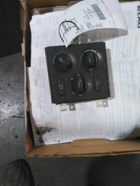 3710138 Volvo 2450955 Replaces Vnm 2007 Temperature Control