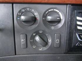 3739943 Volvo 2476801 Vnl Temperature Control