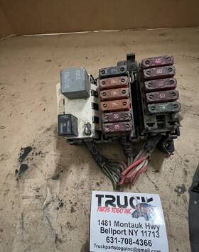 15326232 White Gmc C2500 Engine Fuse Box Relay Panel - Used P/n