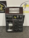 Paccar Peterbilt Dash-c Panel W/ Switches P/n: S64-6180-0009111B8 (tag# 17257). Fixed Price $236.49.