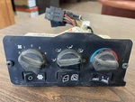 2008 Peterbilt Hvac Controls Heat P/n: 18-05002-001. Fixed Price $180.00.