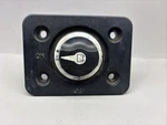 A06-88420-000 Switch For Freightliner 309755927. Fixed Price $30.00.